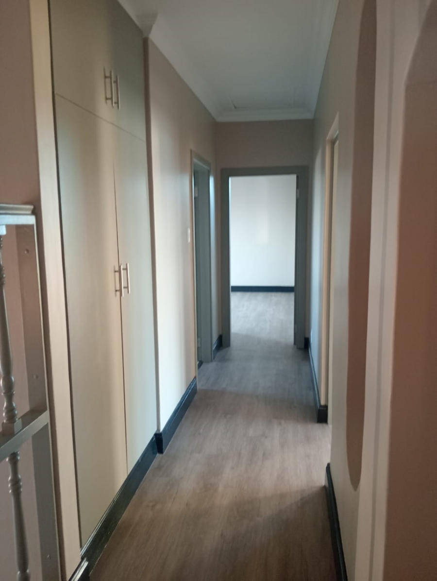 5 Bedroom Property for Sale in Paradise Beach Eastern Cape